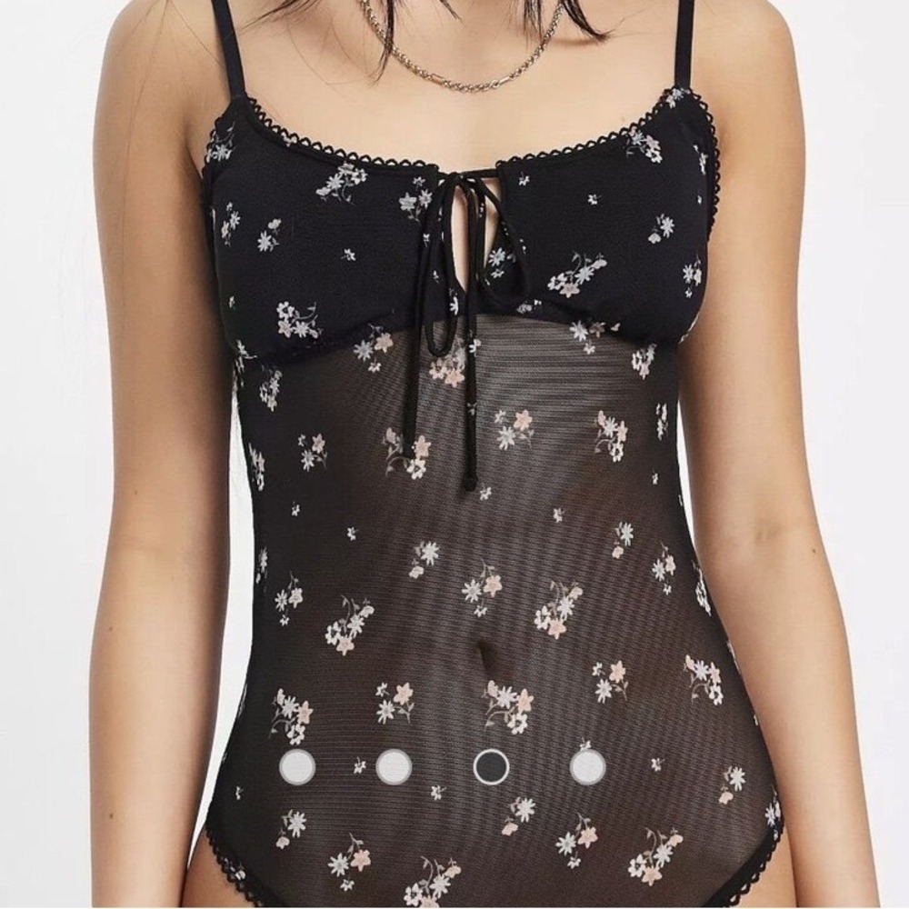 Hollister Gilly Hicks Black Floral Paisley Mesh Bodysuit Size Medium
